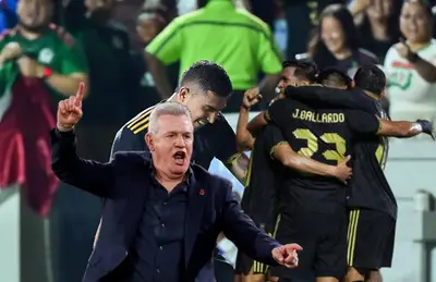 Javier Aguirre celebrando y jugadores de la Selección Mexicana/ Foto El Universal.