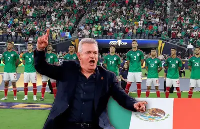 Javier Aguirre celebrando y jugadores de la Selección Mexicana/Foto Olympics.
