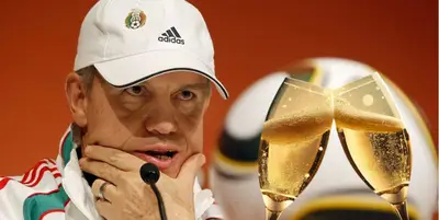 Javier Aguirre en rueda de prensa / FOTO EL UNIVERSAL