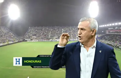 Javier Aguirre haciendo gestos y Estadio Francisco Morazán/ Foto TUDN.