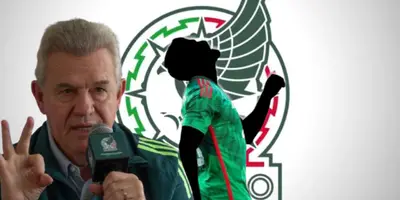Javier Aguirre junto a futbolista incógnito del Tri / FOTO LA JORNADA
