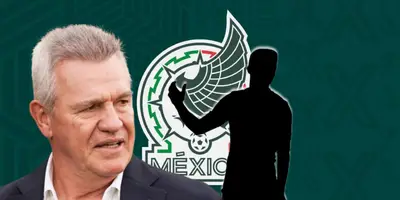 Javier Aguirre junto a futbolista incógnito / FOTO GOAL