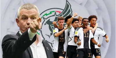 Javier Aguirre junto a futbolistas alemanes / FOTO MARCA