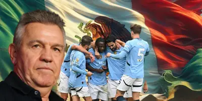 Javier Aguirre junto a futbolistas del Manchester City / FOTO GOAL