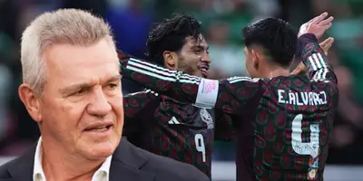 Javier Aguirre junto a jugadores del Tri / FOTO GOAL