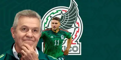 Javier Aguirre junto a Santiago Giménez / FOTO AFP