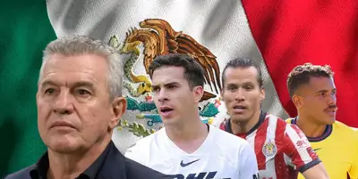 Javier Aguirre junto a Ulises Rivas, Rubén González y Jonathan dos Santos / FOTO IMAGO