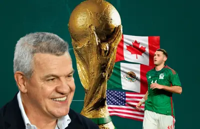 Javier Aguirre riendo y Santiago Giménez /Foto El Universo.