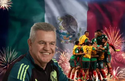 Javier Aguirre sonriente y jugadores celebrando/ Foto Villa del Palmar Loreto.