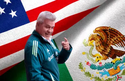 Javier Aguirre y banderas de México y Estados Unidos./Foto Expansión.