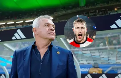 Javier Aguirre y Santiago Giménez/ Foto Debate.