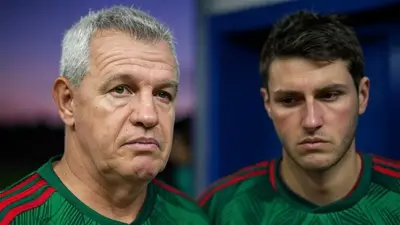 Javier Aguirre y Santiago Giménez / Foto: GROK