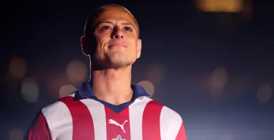 Javier Hernández en su presentación en el Estadio Akron / FOTO SPORTING NEWS