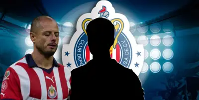 Javier Hernández junto a jugador incógnito / FOTO ESTO