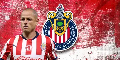 Javier Hernández junto al escudo de Chivas / FOTO 90 MIN