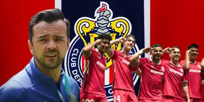 Javier Mier junto a futbolistas del Toluca / FOTO X