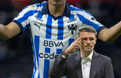 Jersey de Rayados y Fernando Ortiz/Foto Rayados.