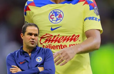 Jersey del América y André Jardine/Foto Águilas Monumental.