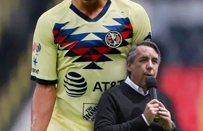 Jersey del América y Emilio Azcárraga/Foto Meubel Stock Mart.