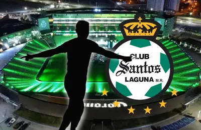 Jesús Ocejo en forma de silueta y logo de Santos Laguna/ Foto Players Of Life.