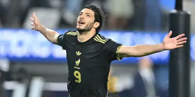 Jiménez celebrando con el Tri. Foto: Récord