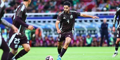 Jiménez en tiro libre vs EU. Foto: Imago7