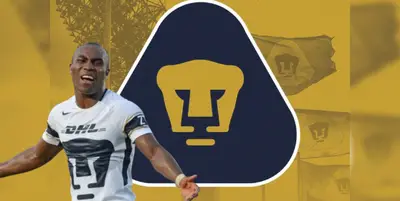 Joffre Guerrón junto al escudo de Pumas / FOTO X