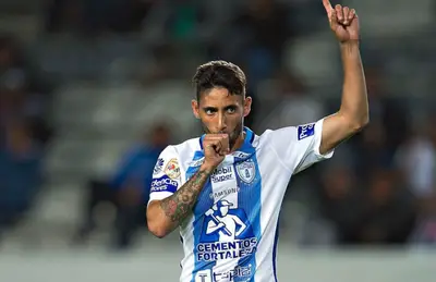 Jonathan Urretaviscaya celebrando/Foto El Horizonte.