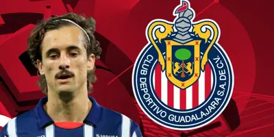 Jordi Cortizo junto al escudo de Chivas / FOTO JAM MEDIA