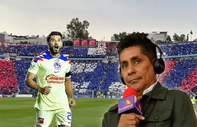 Jorge Campos con micrófono y Henry Martín reclamando/ Foto X.
