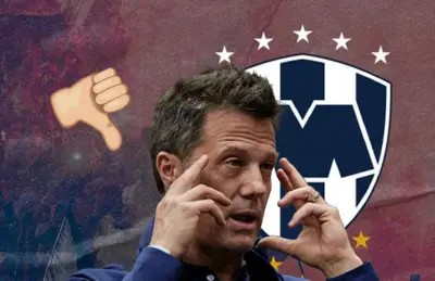 José Antonio Noriega y emoji con dedo abajo/Foto Rayados.