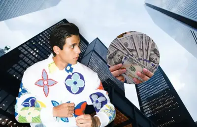 José Juan Macías e imagen de dólares/Foto Advantis.