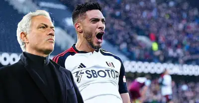 José Mourinho junto a Raúl Jiménez / FOTO AGENCIAS