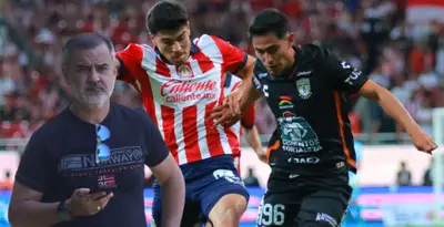 Juan Carlos Martínez Castrejo junto al Chivas vs Pachuca / FOTO X