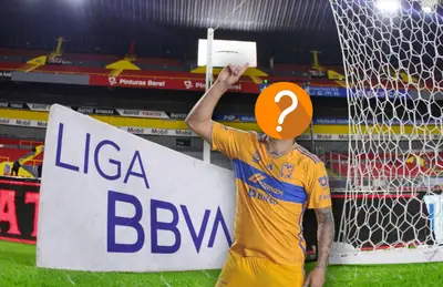 Jugador de Tigres con el rostro tapado/Foto El Universal.