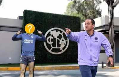 Jugador del América oculto y André Jardine señalando/ Foto Águilas Monumental.