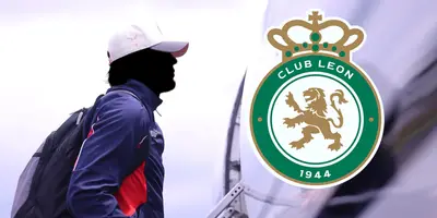 Jugador incógnito de Chivas junto al escudo del León / FOTO CHIVAS