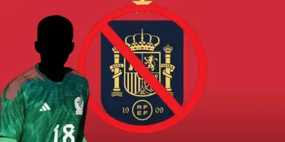 Jugador incógnito de la Selección Mexicana junto al escudo de España / FOTO X