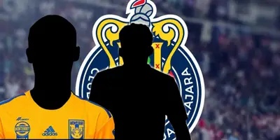 Jugador incógnito de Tigres junto a futbolista incógnito / FOTO SOY FÚTBOL
