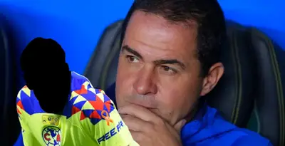 Jugador incógnito del América junto a André Jardine / FOTO JAM MEDIA