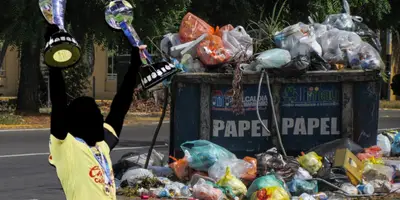 Jugador incógnito del América junto a contenedor de basura / FOTO X