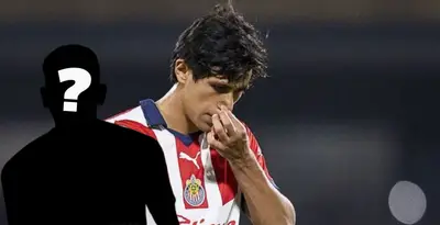 Jugador incógnito junto a José Juan Macías / FOTO MEXSPORT