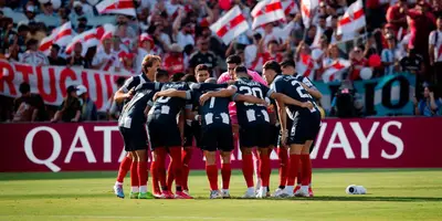 Jugadores antes de partido. Foto: Rayados