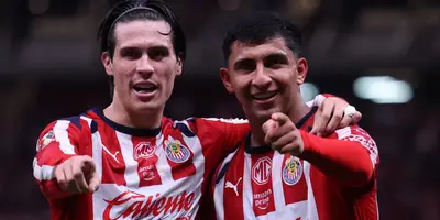 Jugadores celebrando. Foto: Chivas