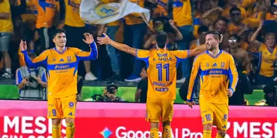 Jugadores celebrando. Foto: Tigres
