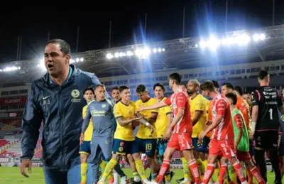 Jugadores de América y Necaxa, a su lado André Jardine/ Foto El Siglo de Durango.