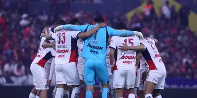 Jugadores de Chivas previo al Clásico Tapatío / FOTO MIGUEL APT