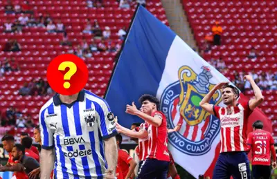 Jugadores de Chivas y otro de Rayados con el rostro tapado/Foto Mediotiempo.