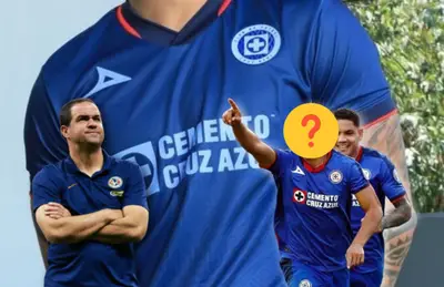 Jugadores de Cruz Azul celebrando en el Estadio Azteca y André Jardine/ Foto AltenativoMx.