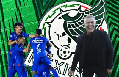 Jugadores de Cruz Azul celebrando y Javier Aguirre riendo/ Foto ADN40.